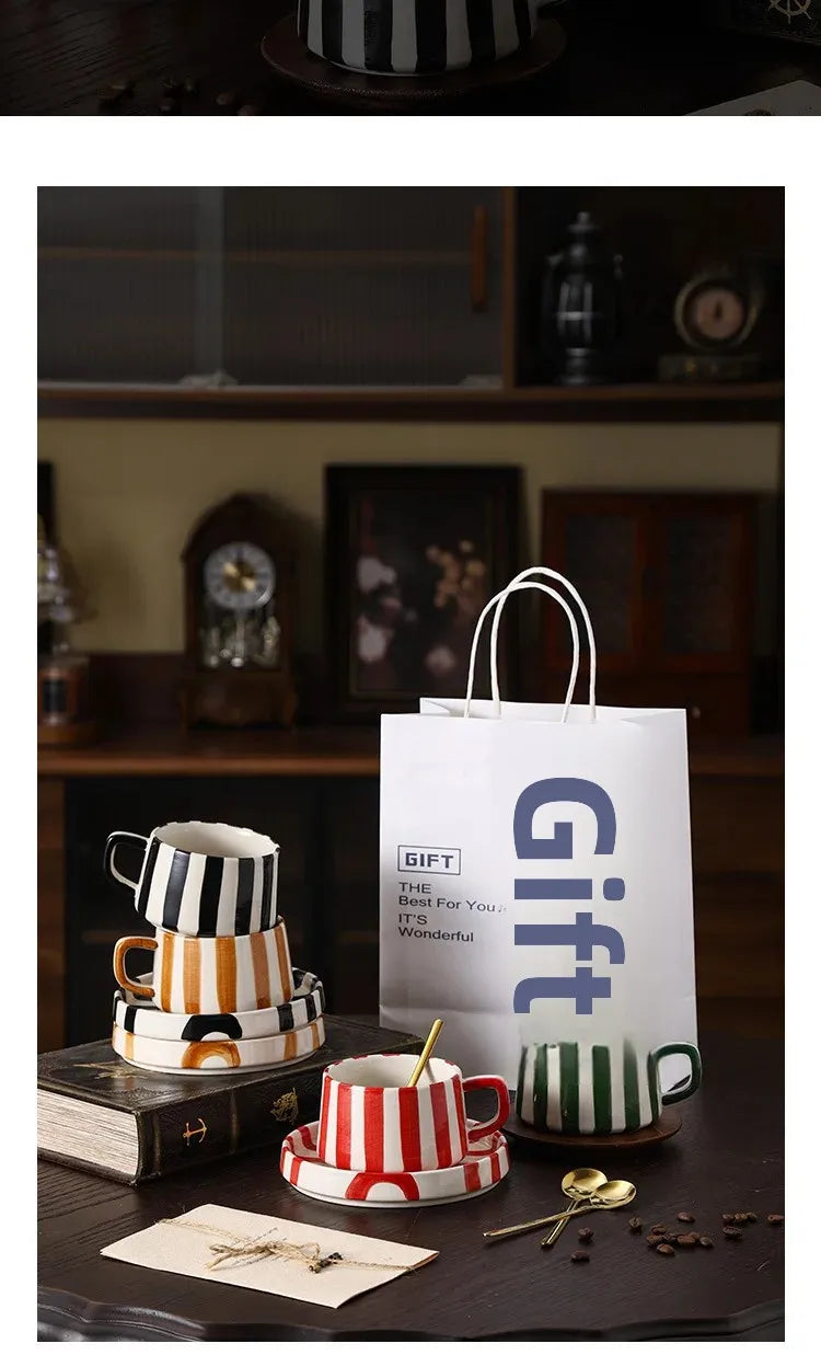 Conjunto de xícara de café cerâmica listrada criativa, para escritório, chá da tarde, latte fino, presente artesanal, combinação de xícara e prato