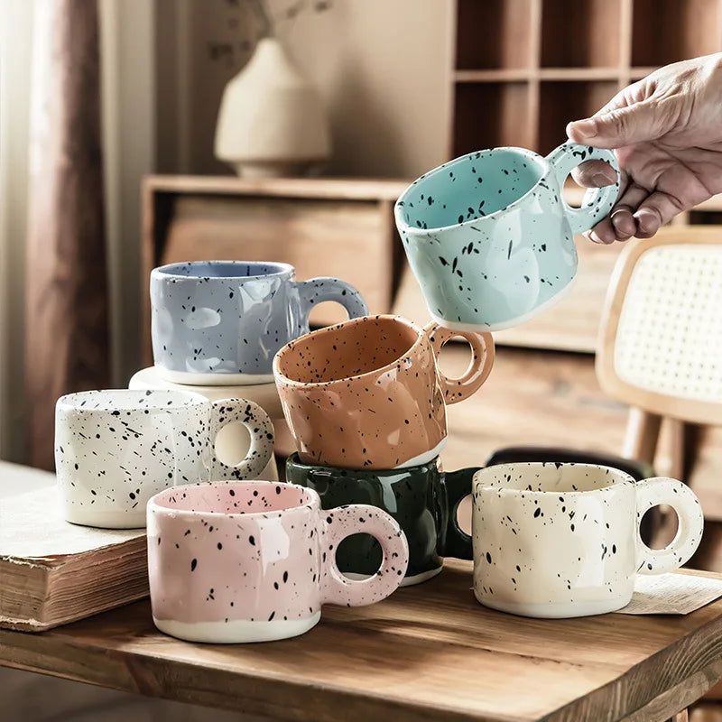 Caneca de cerâmica com tinta respingo irregular, alça artesanal, xícara de café, leite, casal, casa, escritório, decoração, punho de porcelana