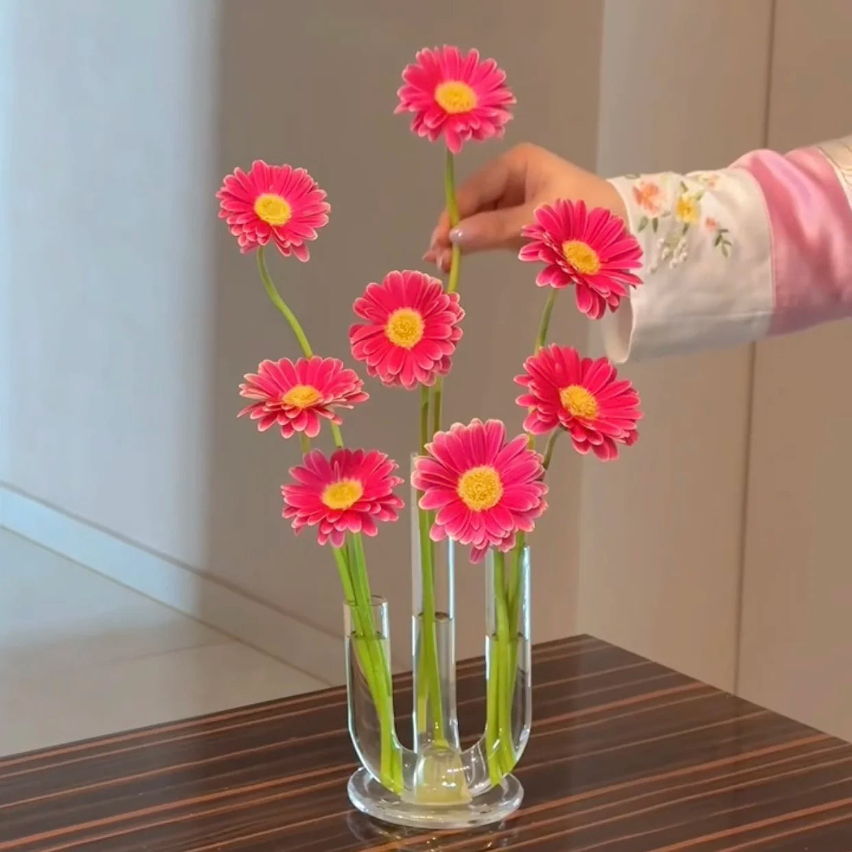 Vaso de Vidro Artístico em Tubo Curvo, Suporte Decorativo para Flores, Ornamento de Mesa para Sala de Estar, Recipiente de Di...