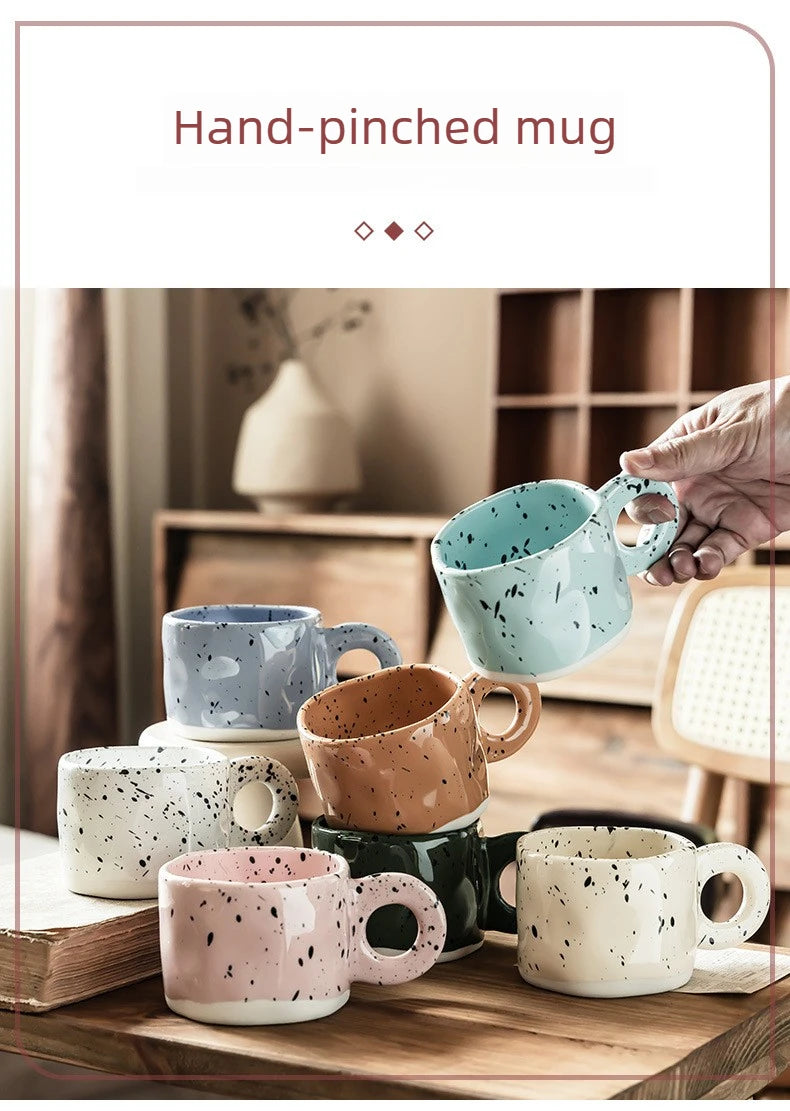 Caneca de cerâmica com tinta respingo irregular, alça artesanal, xícara de café, leite, casal, casa, escritório, decoração, punho de porcelana