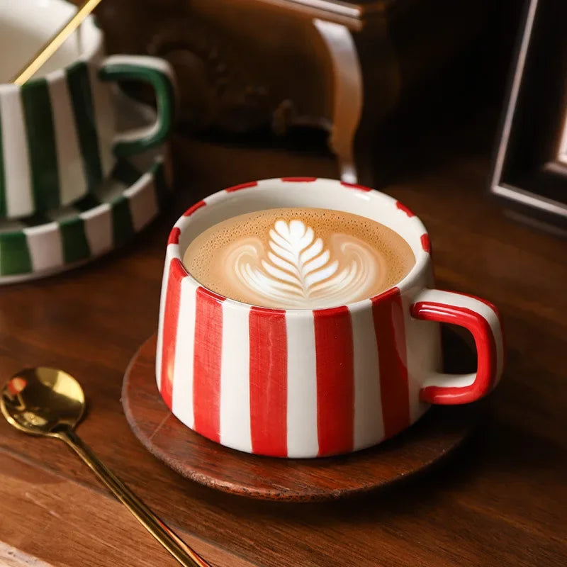 Conjunto de xícara de café cerâmica listrada criativa, para escritório, chá da tarde, latte fino, presente artesanal, combinação de xícara e prato