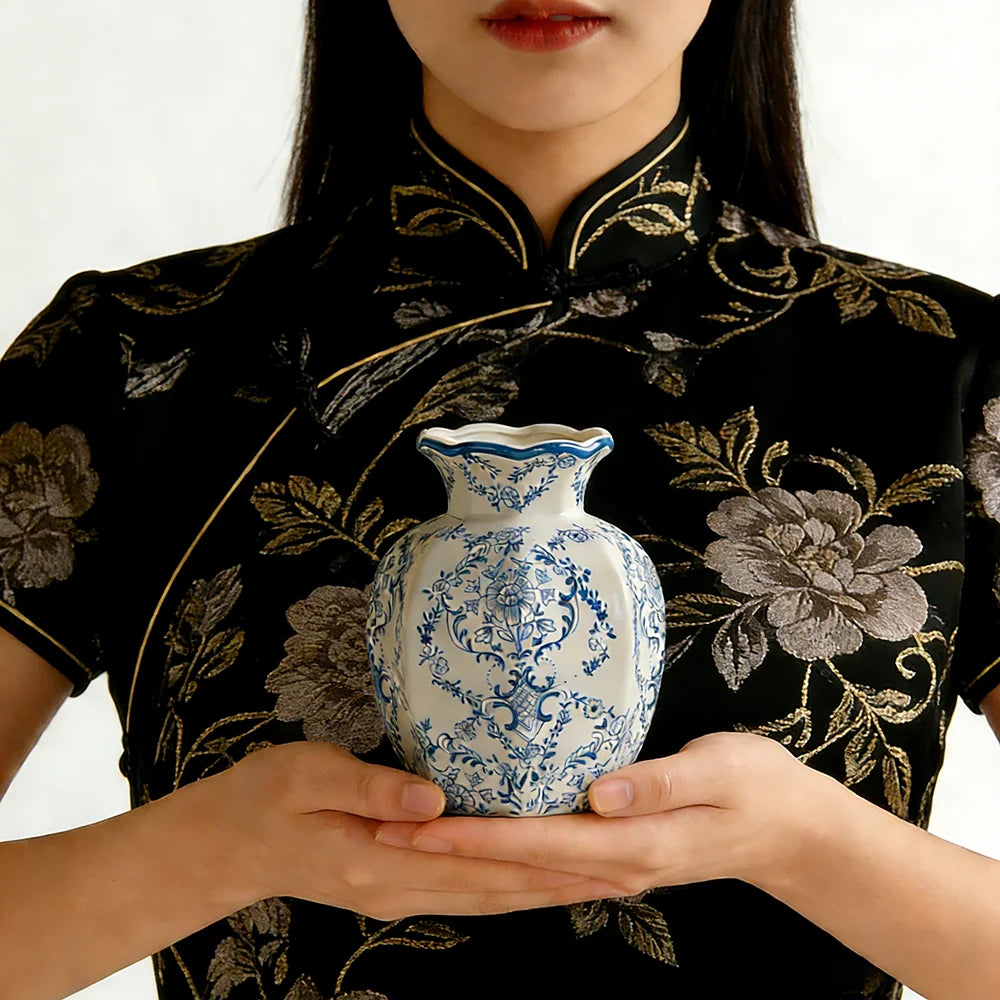 Vaso Cerâmico Clássico Azul e Branco, Vaso Pintado à Mão para Decoração de Casa, Arranjo de Flores na Mesa