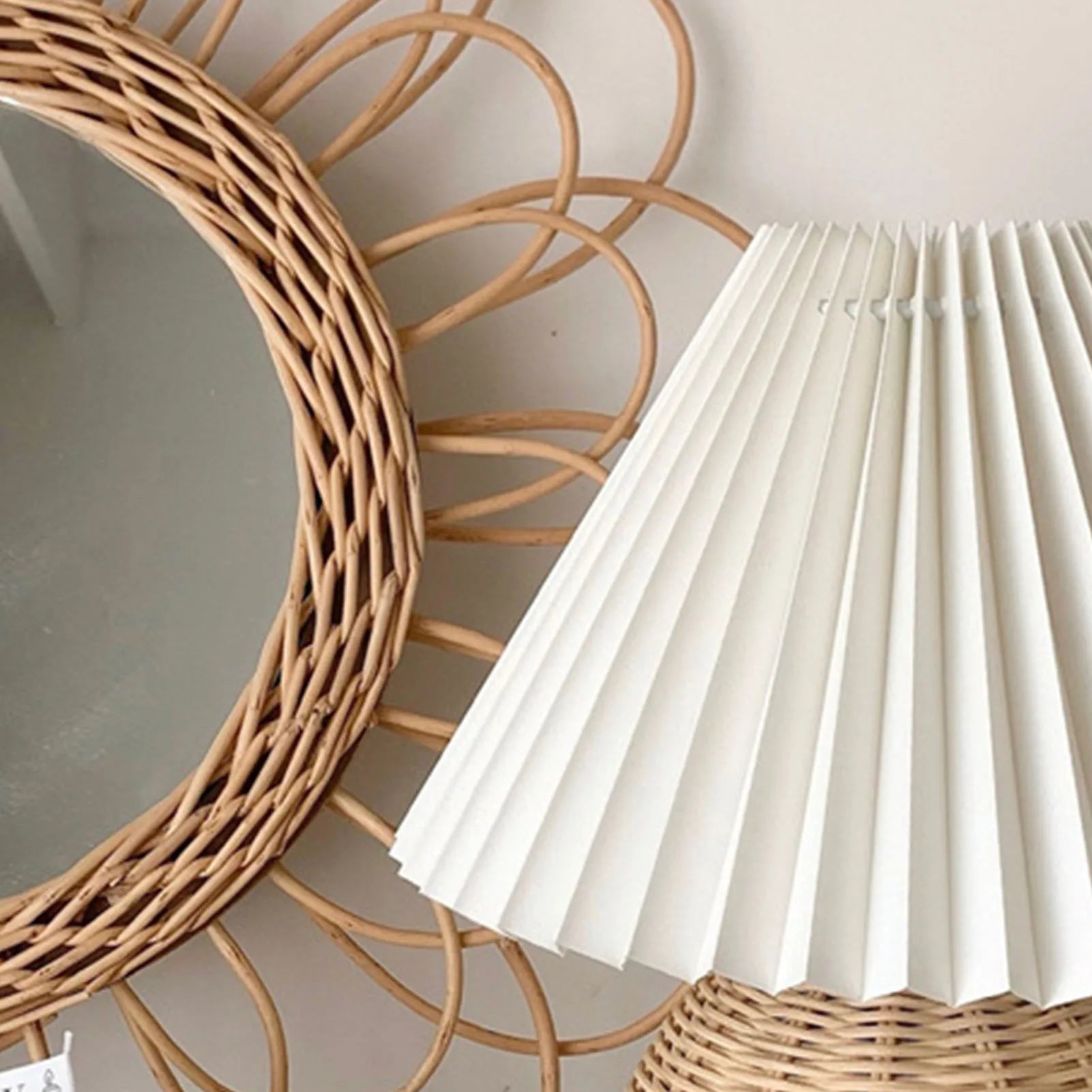 Luminária de Chão Rattan Vintage | Estilo Retrô para Sala e Quarto