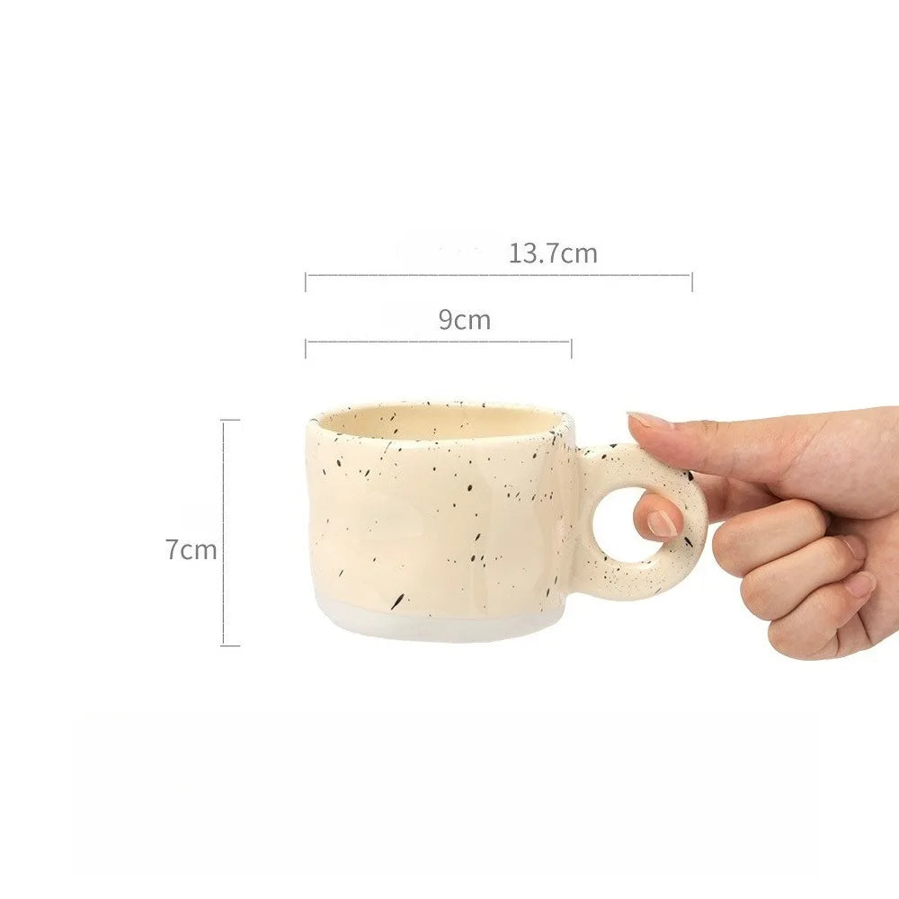 Caneca de cerâmica com tinta respingo irregular, alça artesanal, xícara de café, leite, casal, casa, escritório, decoração, punho de porcelana